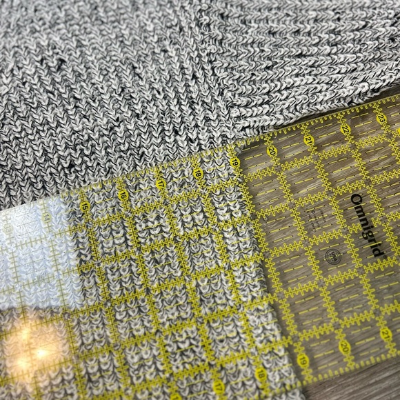 Relaxed V Neck Cable Knit Tunic Sweater - Picture 9 of 14